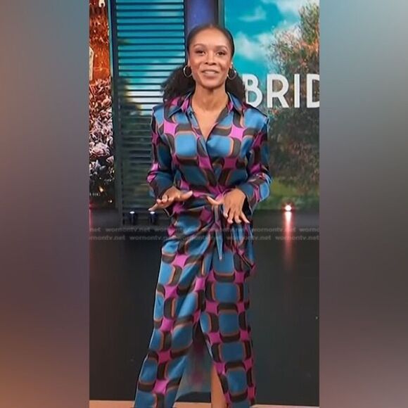 Zara blogger favorite printed wrap midi dress - Picture 10 of 14